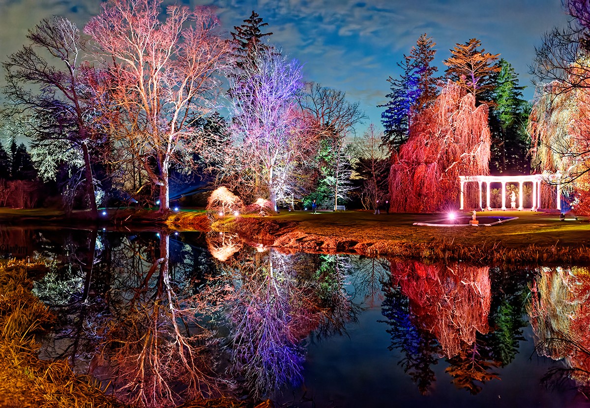 oldwestburygard's tweet photo. #ShimmeringSolstice is a sumptuous & dazzling display of lights, color & sound. Time's running out so get your tickets now at https://t.co/1rYWhIZjr5! #lightshow #OldWestburyGardens #longisland #newyork #nyc #christmas #christmaslights
Photo © Ann Parry, https://t.co/4OPdR9PSdw https://t.co/3Tk2gADJzq