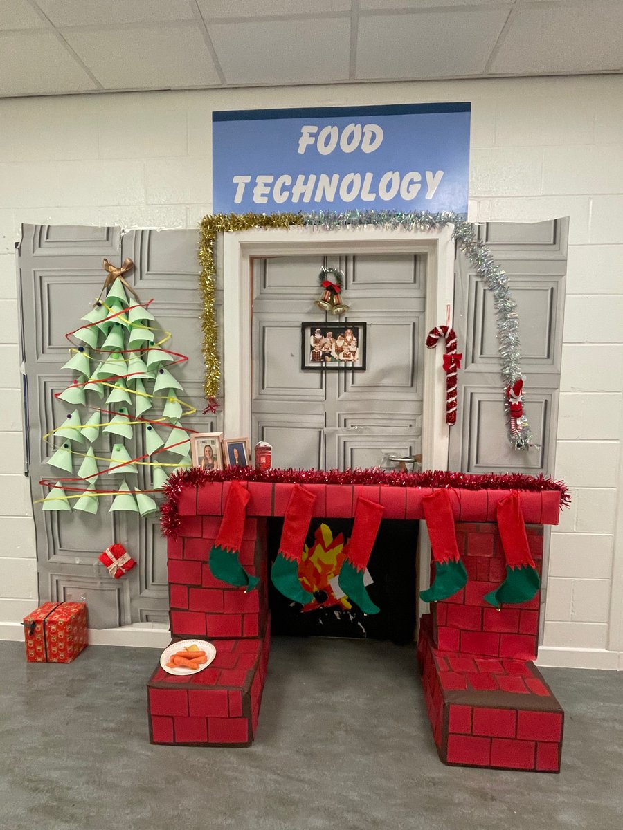 UGSFoodTech's tweet photo. Merry Christmas to everyone from the Food Technology Department 🎅🏻 🧑‍🎄 https://t.co/qvjTI0j0gt