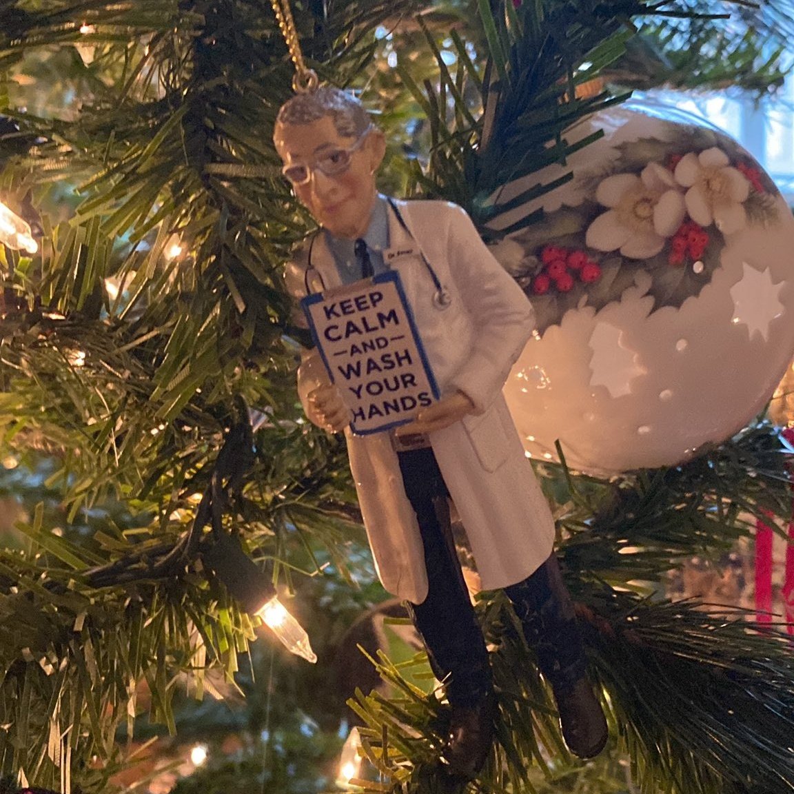 Duke_Lucas_'s tweet image. It's definitely a CULT. #TrustTheScience  #IamScience 🧪👩‍🔬⚕🩺💉😷💊