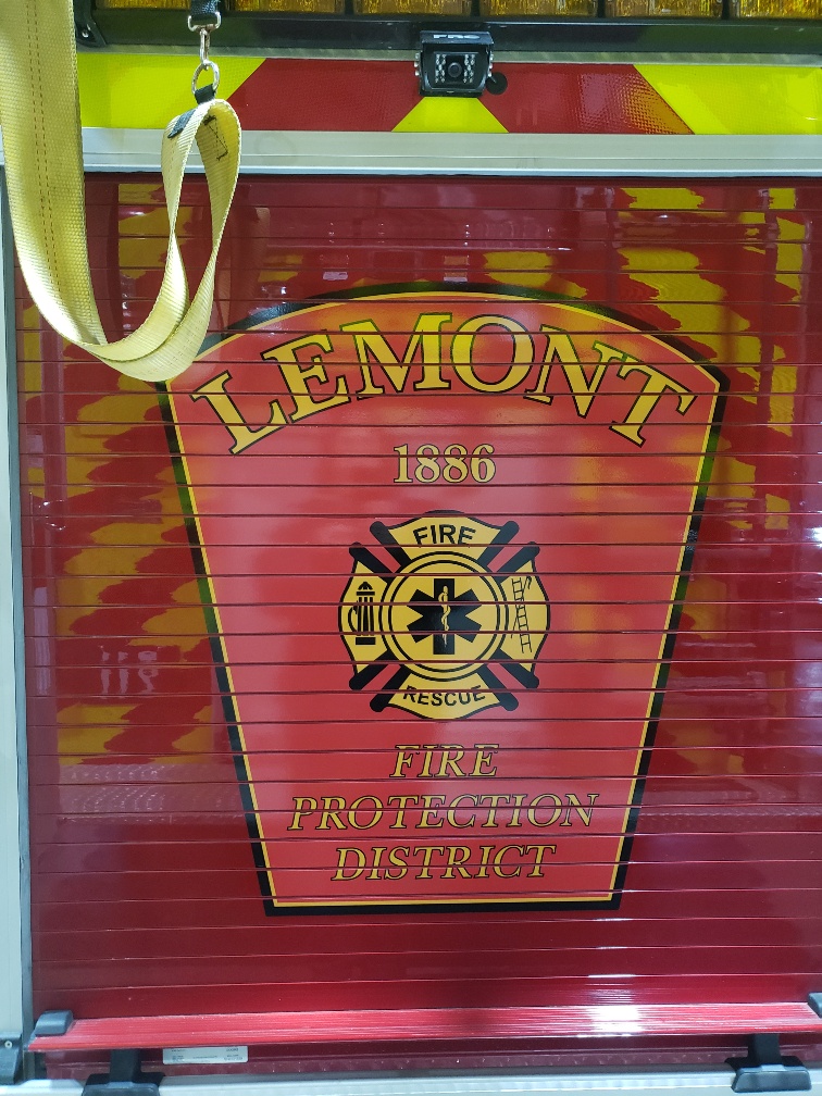 LemontFire1's tweet photo. Our Rosenbauer Engine 921 was just picked up from Harmonic Design Inc. after being tailor designed & lettered, it looks fantastic! We are excited to get it loaded up with equipment & put in full service for Lemont #integrity #honor #dedication #newyearnewengine #lemontstrong https://t.co/fiBDHwwpbb
