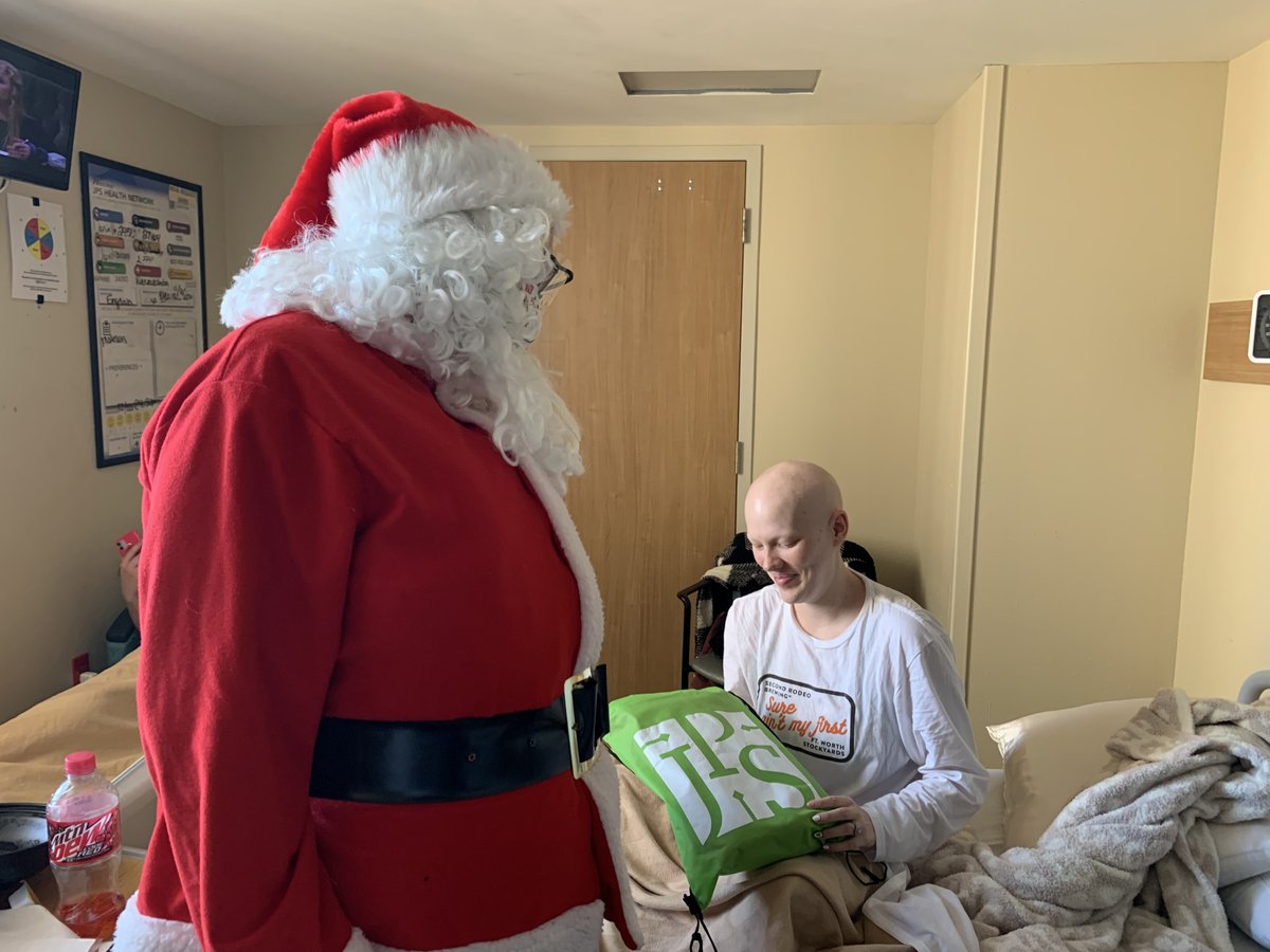 JPS_Health's tweet photo. Gifts of comfort and warmth: It is our privilege to care for JPS patients every day, but especially during holidays, when we know many would rather be at home with loved ones. Our volunteers visited with patients in their rooms to bring them colorful blankets. #12DaysOfJPS https://t.co/DrrfqAsqIh