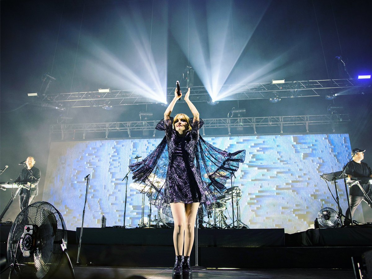 gbchow's tweet photo. @CHVRCHES in San Francisco. 12.16.21. https://t.co/Ys9XXuXyKj