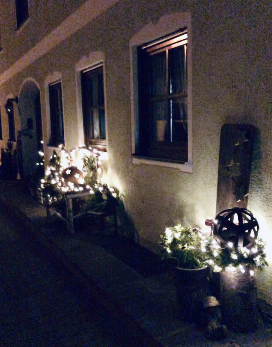 AmishVonMiller's tweet photo. El barrio. #Eitting https://t.co/mjIzTxNhoJ
