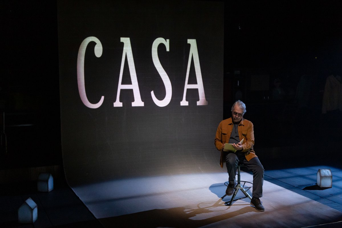 CrossBorderProj's tweet photo. Querid@s, nos vamos a descansar no sin antes contaros que ya podéis comprar las entradas para  #CASA del 17 de feb. al 6 de mar. en el @teatroabadia https://t.co/O50Oxg4itI Y el 5 de feb. en el @LavaVLL: https://t.co/EjkgHRja02

 ✨ Regalad teatro estas fiestas, cuidaos mucho ✨ https://t.co/TEwDKstlhc