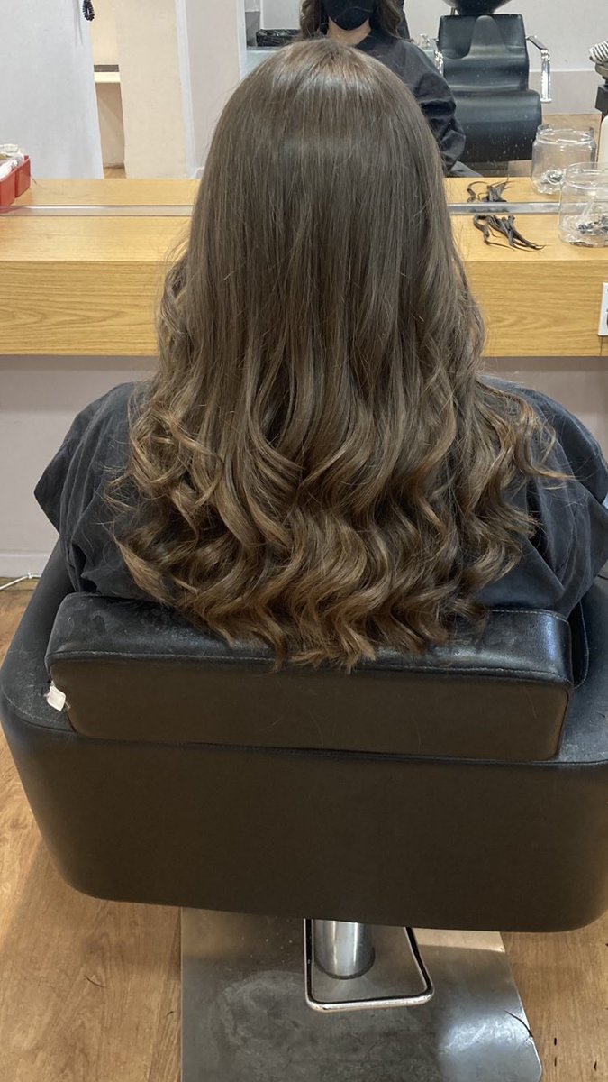MissRDornan's tweet photo. Went for a trim and ended up donating my hair 💇🏽‍♀️ https://t.co/rTReX6HWyQ