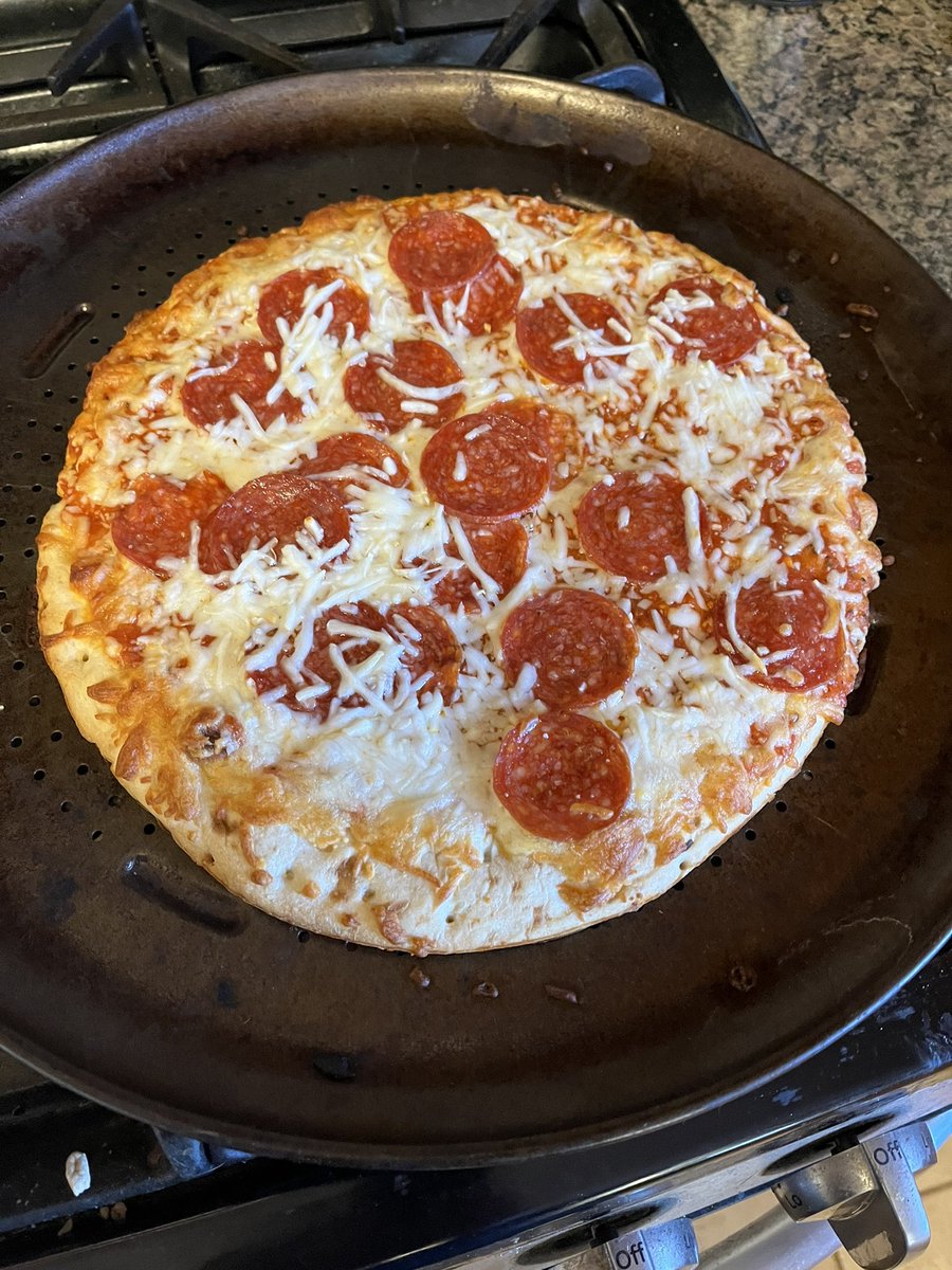 rco1982's tweet photo. @stoolpresidente @onebite #onebitepizza pretty dang good solid offering @barstoolsports https://t.co/zrEVrNLoUe