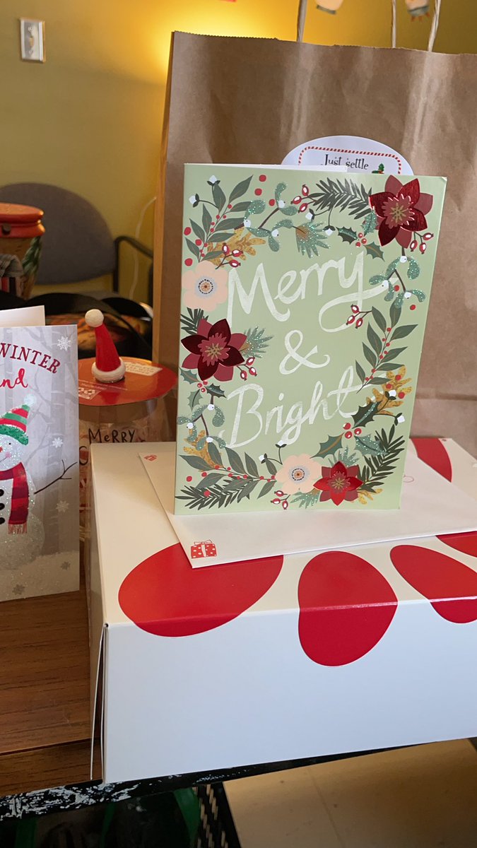 Clo_Cantave's tweet photo. Feeling the holiday spirit! #tigerrocks #HappyHolidays 😊 https://t.co/HTZgTjSZRw