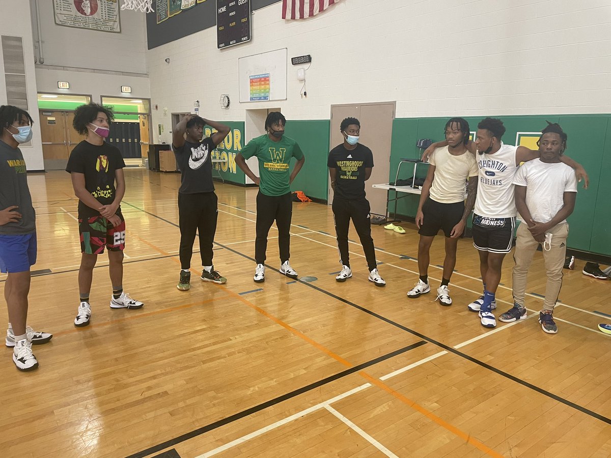 <a href="/devindavis_1/">Devin Davis</a> still showing leadership to the guys. Sharing his words of wisdom. Culture is everything.