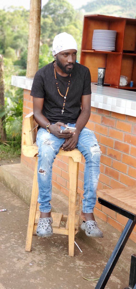 marogenius256's tweet photo. " spread love everywhere you go, Let no one ever come to you without leaving happier."
#NoMoneyOutAllMoneyIn🤞
#GodFirst🙏
#DonPablo💪 https://t.co/BFw9fXWVD2