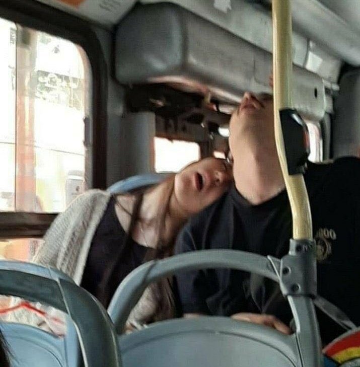 fortalordinaria's tweet photo. Podia ser a gente mas tu só anda de Uber moto https://t.co/VksXh1Hbbo