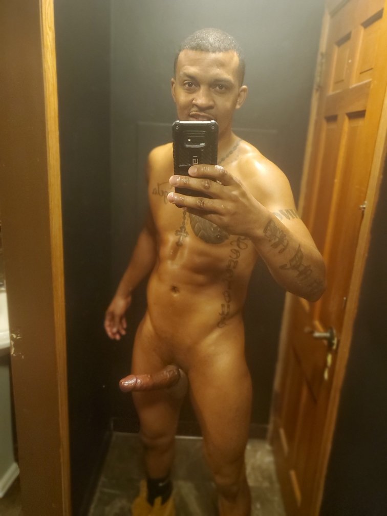 MrGenerous02's tweet photo. I'm just trynna spread some holiday cheer #MrGenerous https://t.co/ZLuMuLdyoC