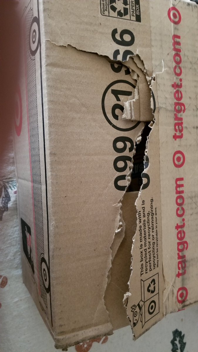 SoCallls's tweet photo. .@target all your packages are received damaged. All others I receive from other businesses arrive fine. Why? #cheapboxes https://t.co/JQ5jojmYdR