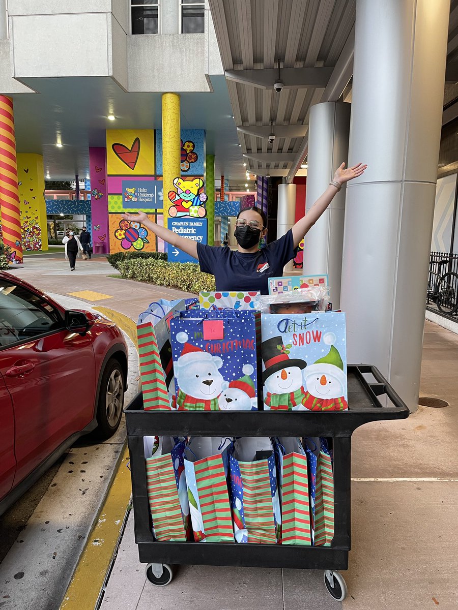 ARodriguezDO's tweet photo. Drop off #3- @ExpertKidsCare Holtz Children’s Hospital Dialysis Unit!
#toydrive #projecttoy https://t.co/LK4GwQZ2GB