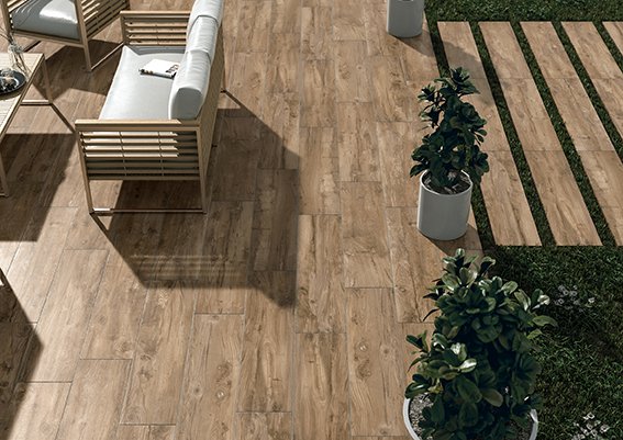 Timber-look porcelain tiles have proven very popular this year, not just for indoors, but for outdoors as well. No sanding or varnishing required, and they look as good as the real thing 👍
#tiling #interiors #DIY