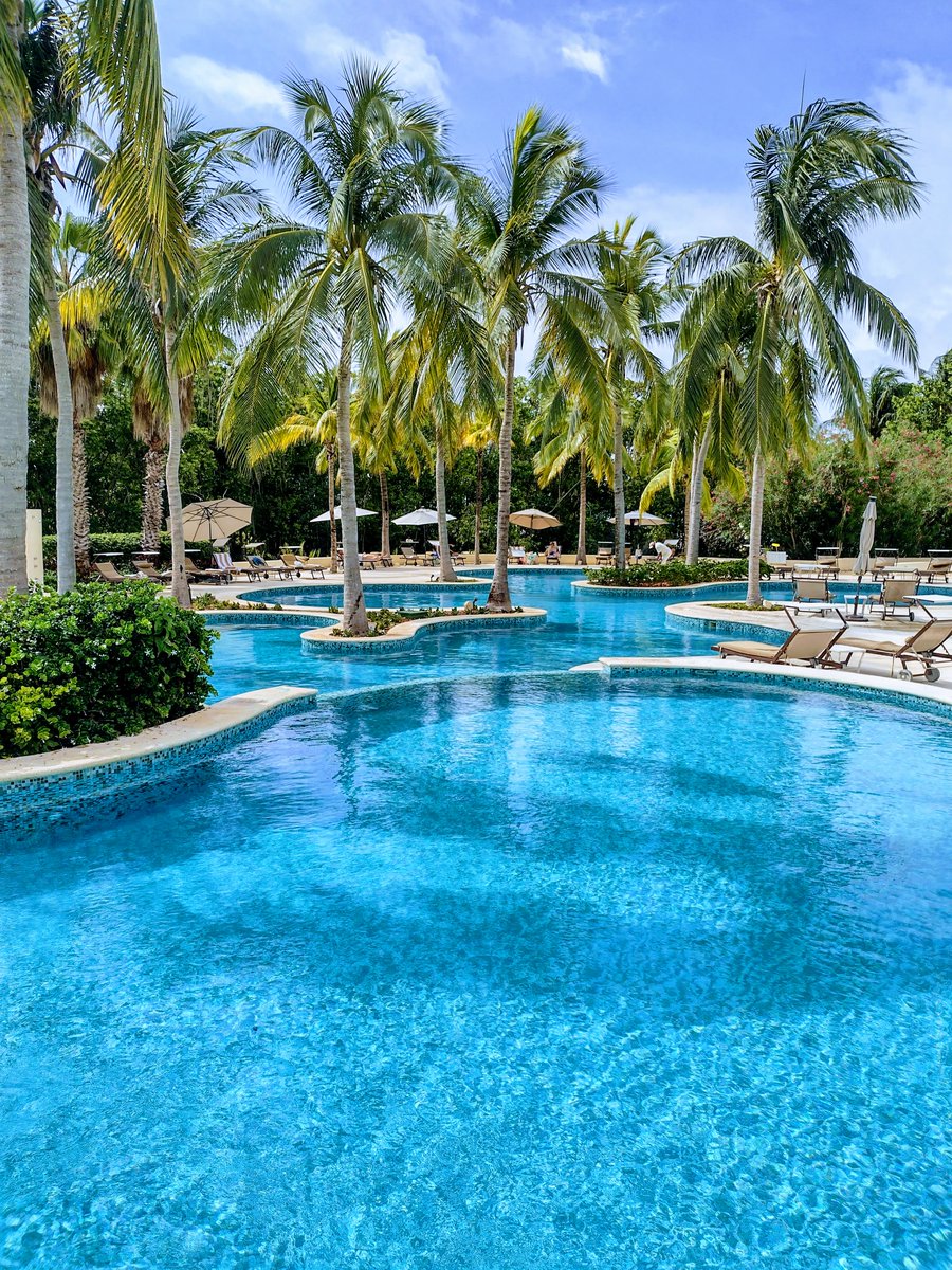 TresRiosResort's tweet image. Shhh... peaceful pool day in progress. #SunsetWorldIsBack