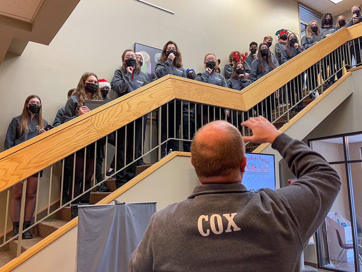 ISD196schools's tweet photo. What a treat to hear from Mr. Cox and the Eagan High School carolers this morning! Thank you for bringing the cheer and joy of the season to the District Office! #196Pride https://t.co/qXrhuPqjQc
