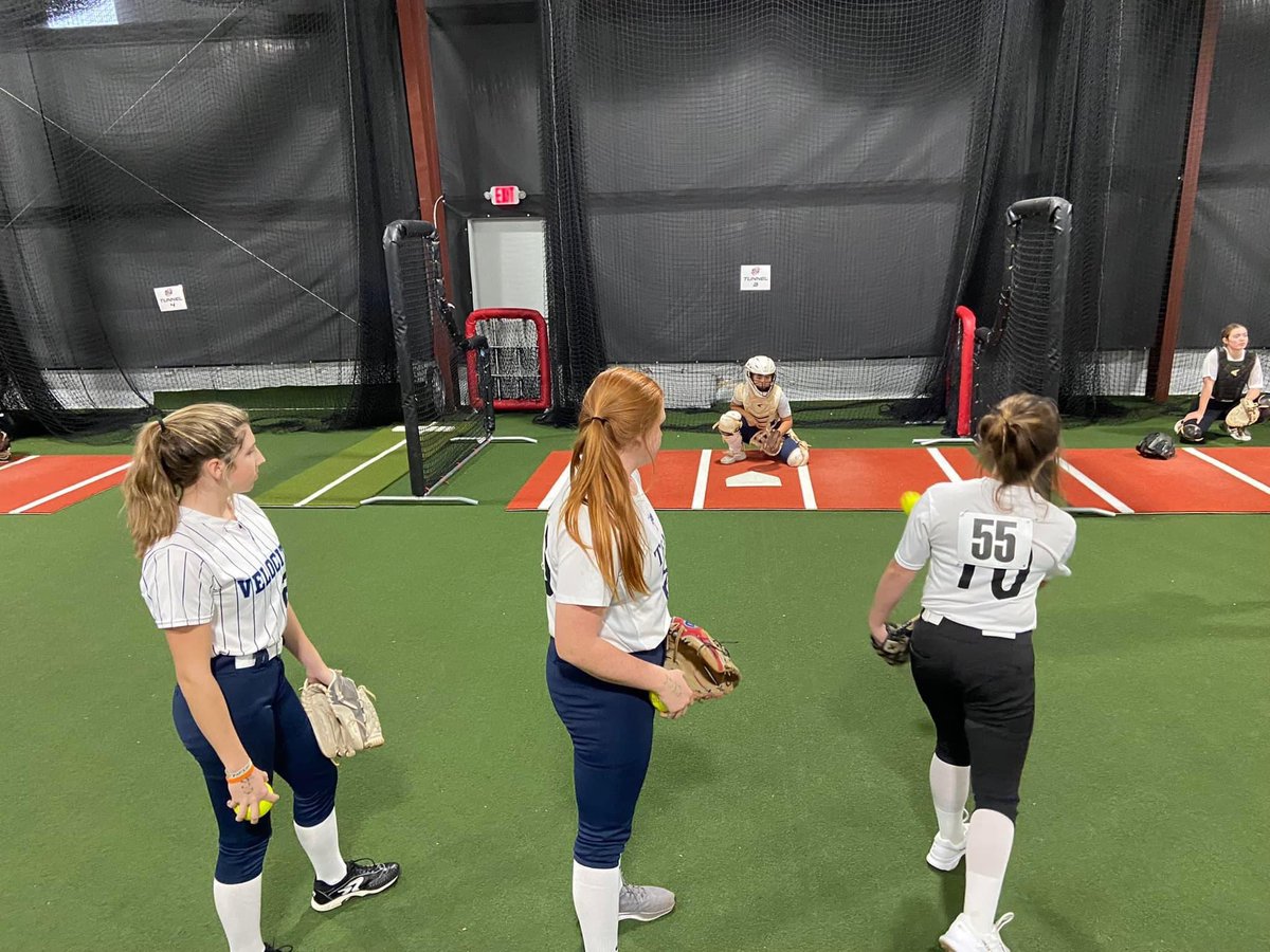 Khannon2025's tweet photo. Pitch perfect. 
Thanks to @PACKUPSTATE and Rick Pauly for a great clinic. Also thanks to @Inc5g for the warm, dry facility! https://t.co/twiDuhfCFm