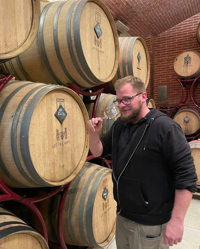 gillespudlowski's tweet photo. Une belle dégustation des crus valaisans chez les fils Maye #filsmaye à #riddes avec un coup de cœur pour la #petitearvine mêlant fraîcheur et vivacité noisetée, la belle charpente de la #syrah, la fraîcheur fruitée du #gamay, le côté épicé du #cornalin,… https://t.co/BIDATOcPfA https://t.co/d0w319JhvF