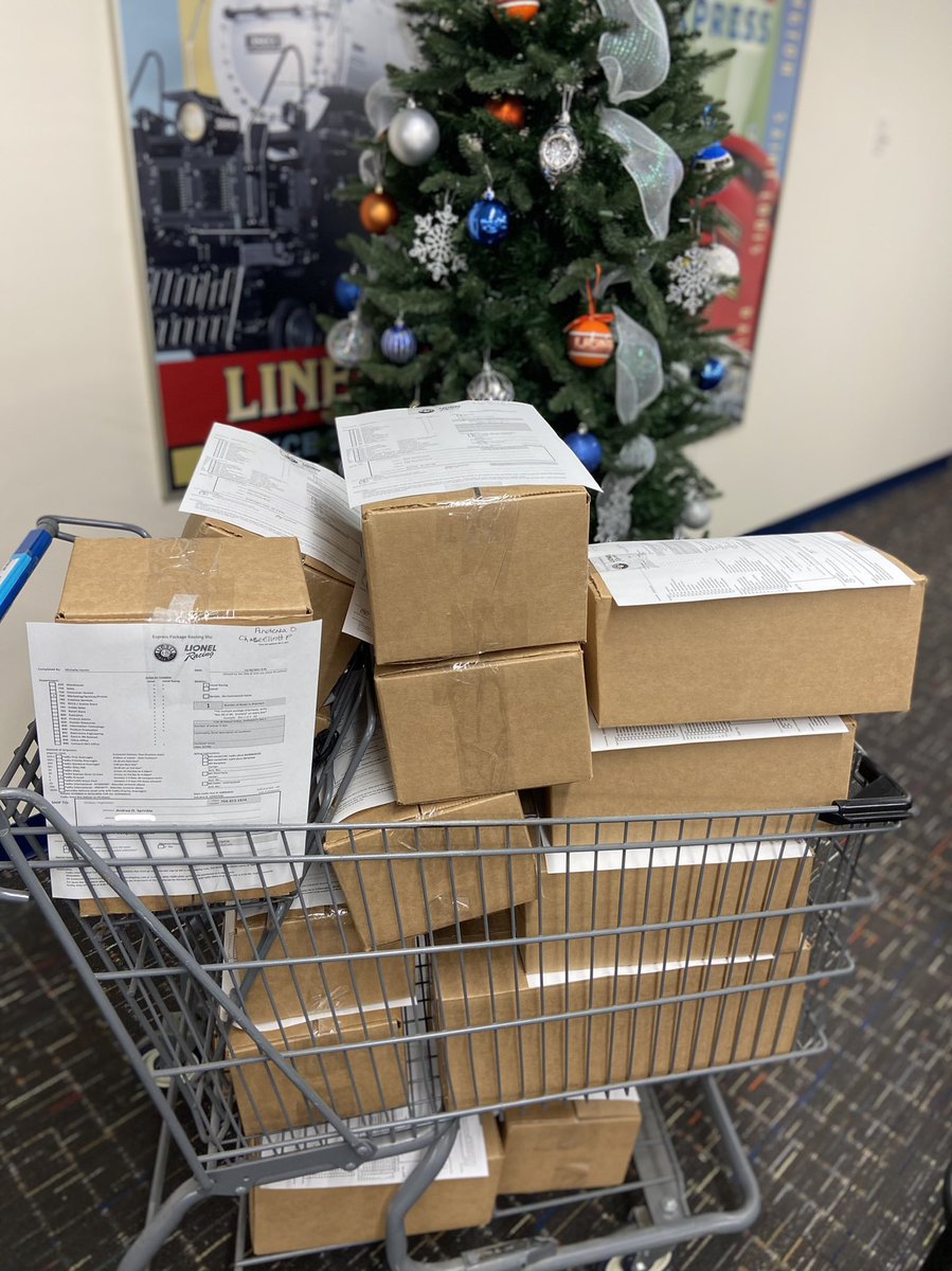 Lionel_Racing's tweet photo. #DiecastSanta’s sleigh is loaded and ready for flight!
Coming soon to a tree near you 🎄 https://t.co/XaDOyYBXXk