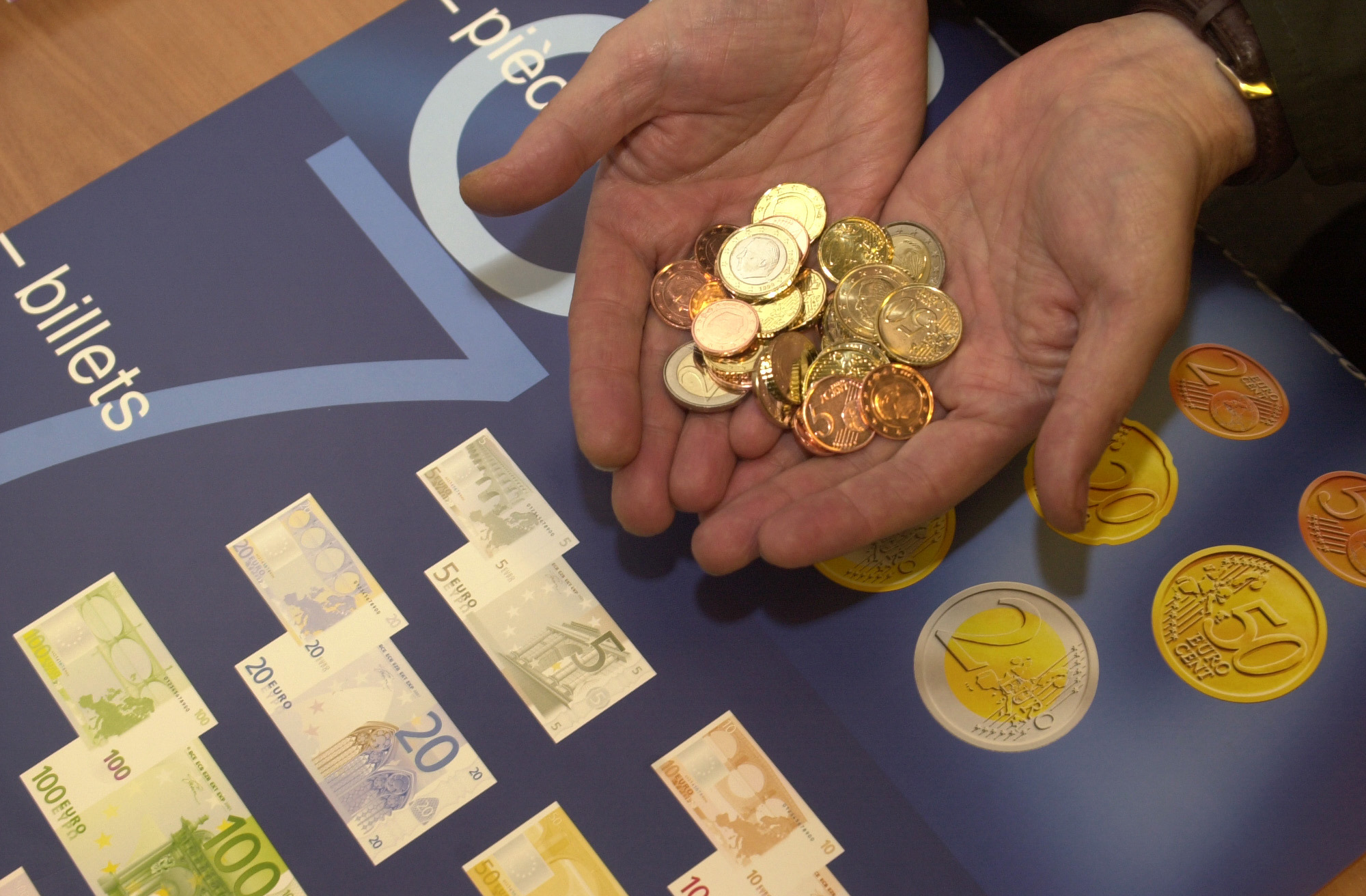 EU Introduces New 50 Euro Note
