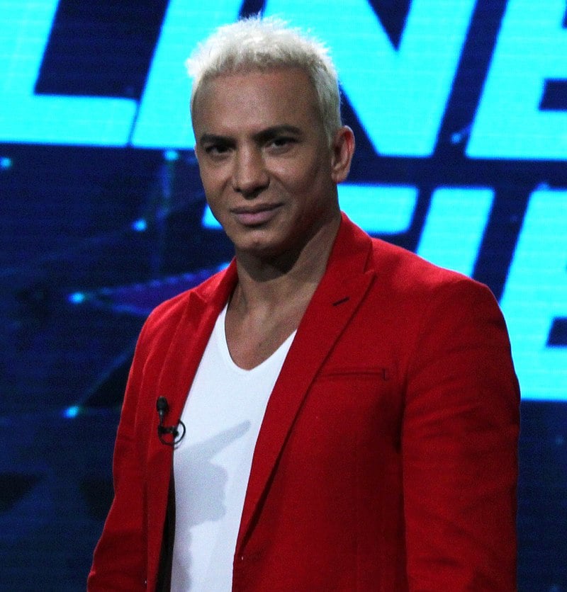 ELATRILERO's tweet photo. 22 de Diciembre de 1971.
Nace Flavio Mendoza.

Flavio Ariel Mendoza ,nace en Nogoyá, Entre Ríos; 22 de diciembre de 1971, es un bailarín, coreógrafo y director artístico argentino. Ha participado en distintas obras de teatro y programas de televisión https://t.co/s8fEOdp4G5