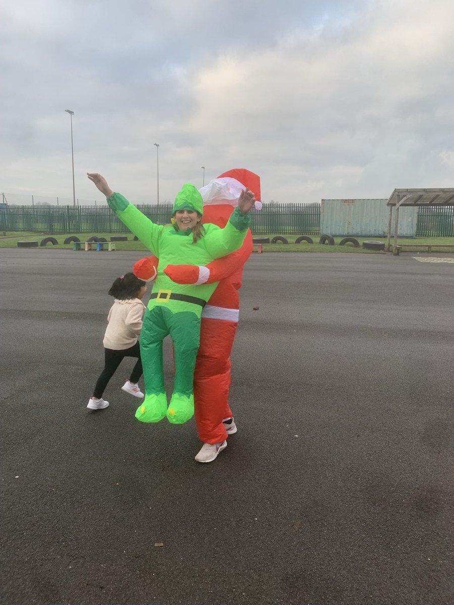 MissSmith43's tweet photo. We made it!  Have a lovely Christmas everyone.  🥳🎉🎄 @Bowness_Primary https://t.co/HfkHuFFZx4