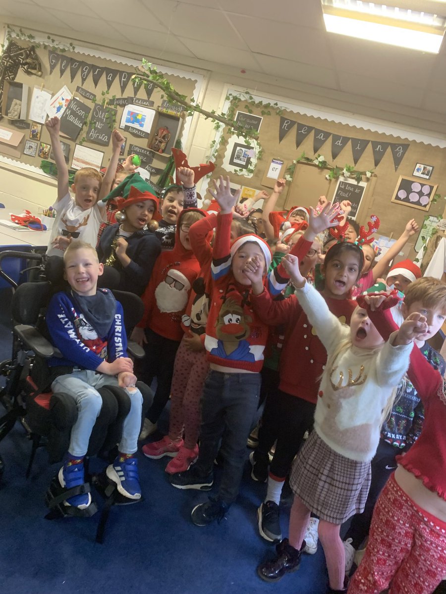 MissSmith43's tweet photo. We made it!  Have a lovely Christmas everyone.  🥳🎉🎄 @Bowness_Primary https://t.co/HfkHuFFZx4