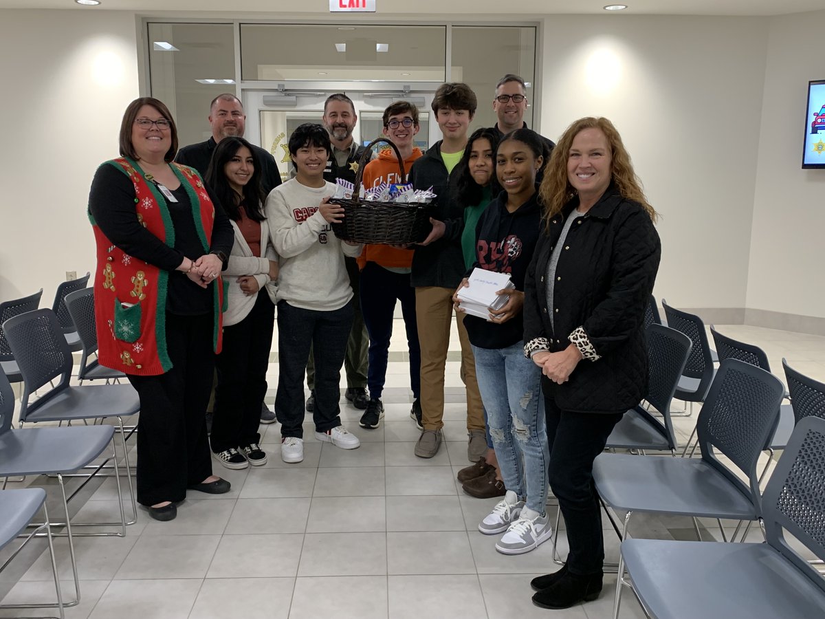 YCSO_SC's tweet photo. Thank you to the Rock Hill High School DECA Club for the Christmas Cards and Treats for our Deputies. @RHHSBearcats 
#YCSONews https://t.co/1MUgglxdh1