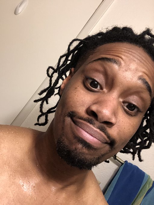 Shaved off the beard, didn&rsquo;t realize it would make me look 16. https://t.co/8iz8YvASQy<a href="/tag/nsfw"class="tags"><span>#nsfw</span></a>