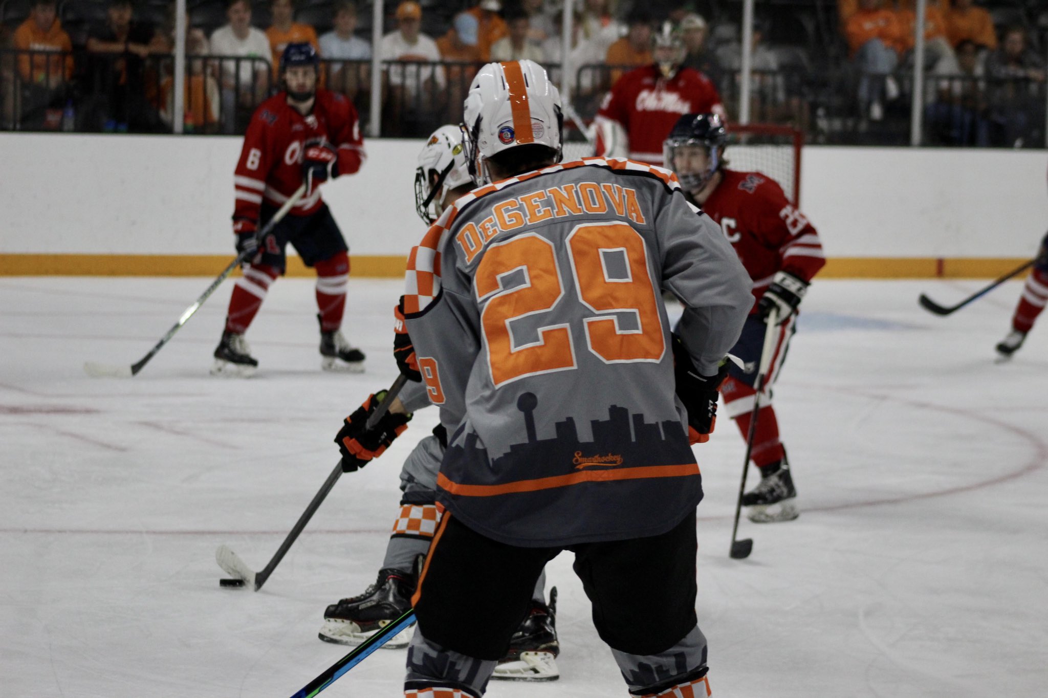 Tennessee Hockey on X: ⏰TIME FOR AN UPGRADE⏰ Introducing our NEW and  IMPROVED Ice Vols jerseys! These jerseys pay tribute to the historic orange  and white checkerboard and the Rifleman (with our