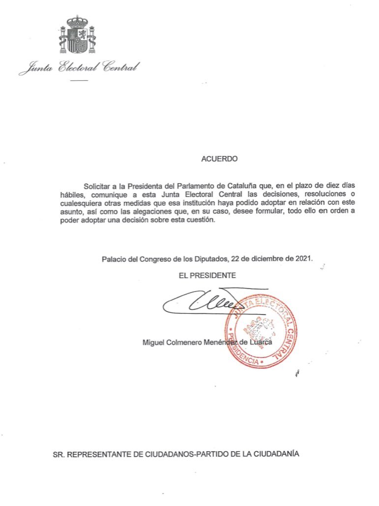 carrizosacarlos's tweet image. Borràs tiene diez días para aceptar cómo funciona la separación de poderes en un Estado democrático y cumplir la sentencia de inhabilitación de Juvillà. Así lo dice la JEC ante el escrito de Cs.

Si no lo hace, estará actuando en contra de la democracia y nos encontrará enfrente.