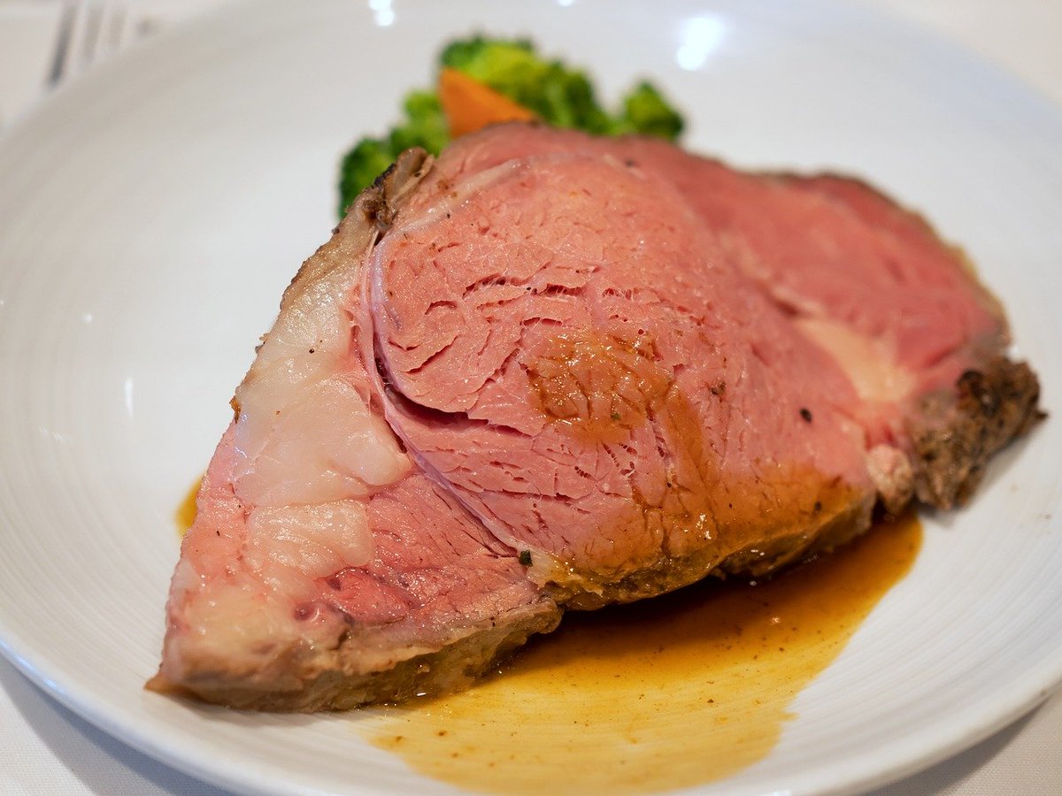 AustinsBar's tweet photo. Chefs got a special treat for you today!!

Slow Roasted Alberta Prime Rib Dinner...Mid week?! -Available after 5pm!

Also, out $10 Burgers are all on special!
Order Below⬇️
https://t.co/9F3OufggWR https://t.co/a7EYGdN2my