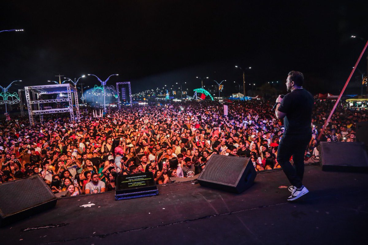 XandAviao's tweet photo. Éguaaa! Valeu Maranhãozinho, ontem vocês brocaram demaiss rapaiizz! Já quero repetir a dose! Bora?!
#XandAviao #AoVivo #show #BebiAtéCair #VivaLaVidaXA https://t.co/6y46asTC4X