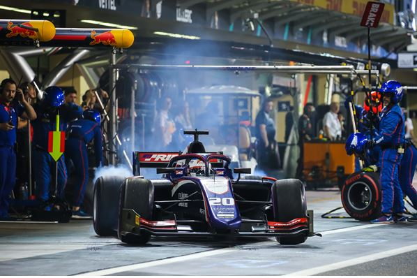 F2_F1V's tweet photo. Volta 14/40

- @MickSchumiF1V (@MahindraF1V) EM UMA ÓTIMA ESCALADA E DE MANEIRA ESPETACULAR ASSUME A PRIMEIRA POSIÇÃO!!!
- COMEÇAM OS PITS E GIOVINAZZI (@RBJR_F1V) É UM DOS PRIMEIROS A PARAR, SERÁ QUE VEM BIG UNDERCUT AI? https://t.co/GQ2TGire8c