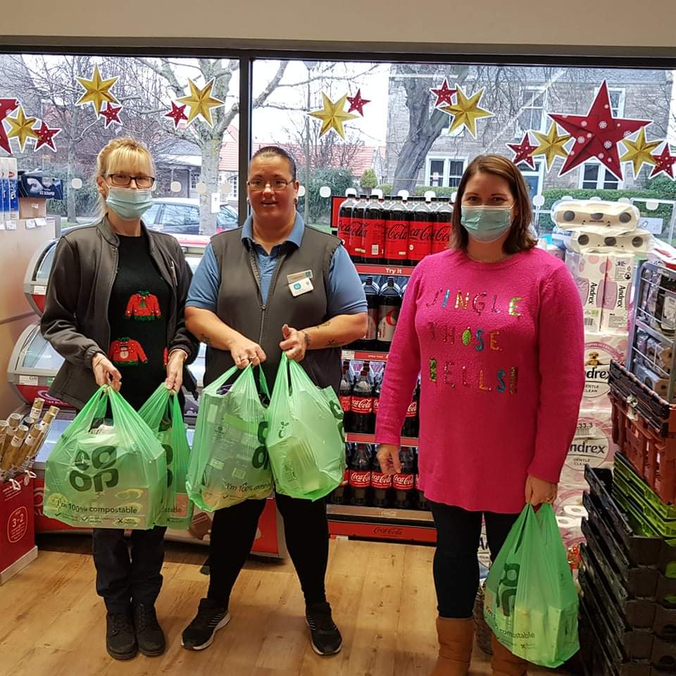 Delighted to support <a href="/EastBoxes/">East Lothian Sunday Fresh Chicken Dinner boxes</a> with a donation from our <a href="/coopuk/">Co-op</a> store in Ormiston.  #ItsWhatWeDo #community <a href="/LothianLoop/">Lothian Loop - East Lothian - Scotland</a> #EveryLittleHelps <a href="/SteveR_MPC/">steveritchie</a>