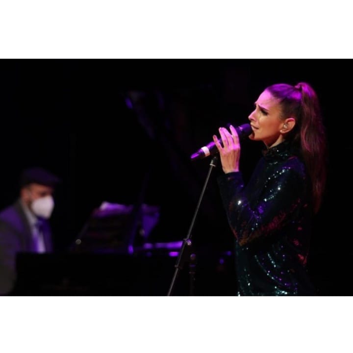 Nuria Fergó actuó ayer en el Festival solidario "Soles de Málaga"