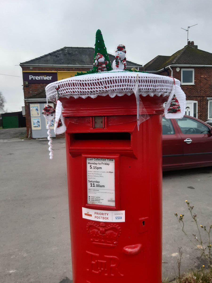 PandaMum14's tweet photo. Bit of #YarnBombing #Sutterton #Boston #Lincolnshire @LincsFM https://t.co/nnBeoEVCAs