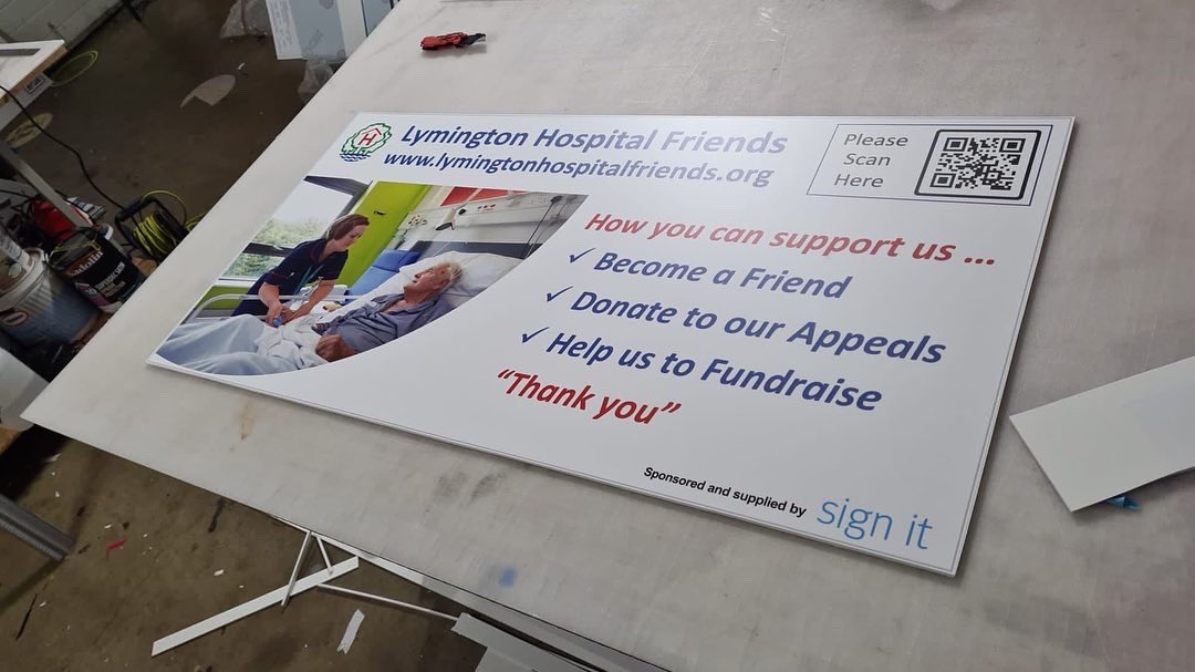 Sign_IT_UK's tweet image. We’ve been busy creating these signs for @LymHospFriends recently, we’re so happy with how they came out 
#signmaker #signmakers #outdoorsigns #newforestbusiness #signdesign #signshop #businesssigns #southamptonbusiness #lymingtonbusiness #signwriter #signmaking