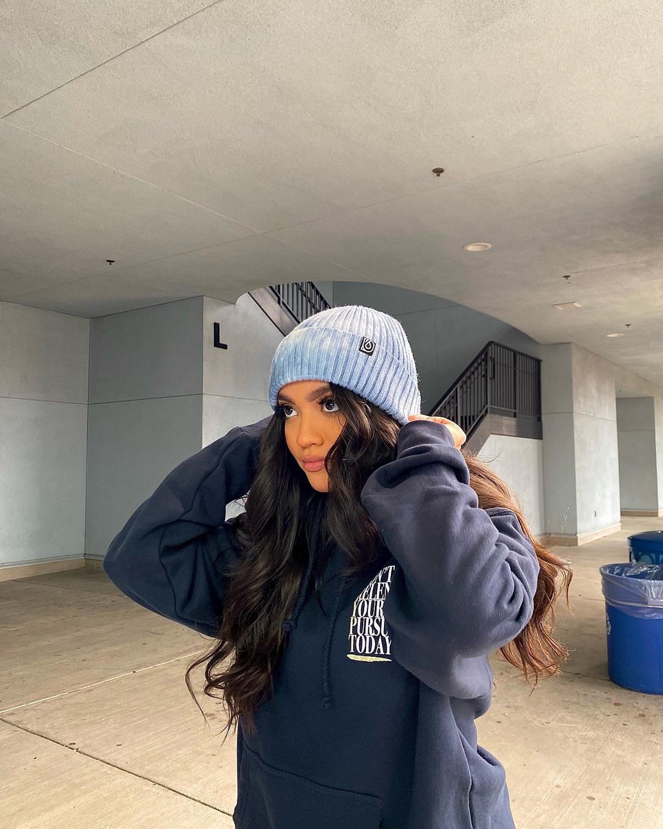 drypt_co's tweet photo. The Winter Checklist ❄️📝⁠
Cozy Hoodie ✅⁠
Comfy Beanie ✅⁠
⁠
📸 @aysandrita https://t.co/Zn7CEwEJ8E