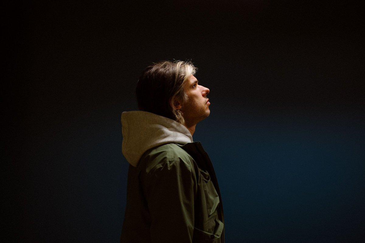 La beauté du photojournalisme.

En 250 reportages photo, <a href="/lemondefr/">Le Monde</a> raconte 2021 au travers de l’objectif de ses reporters : on y découvre des regards sensibles, drôles ou poétiques sur une actualité parfois insaisissable.

Sublime. 

👉 lemonde.fr/international/…