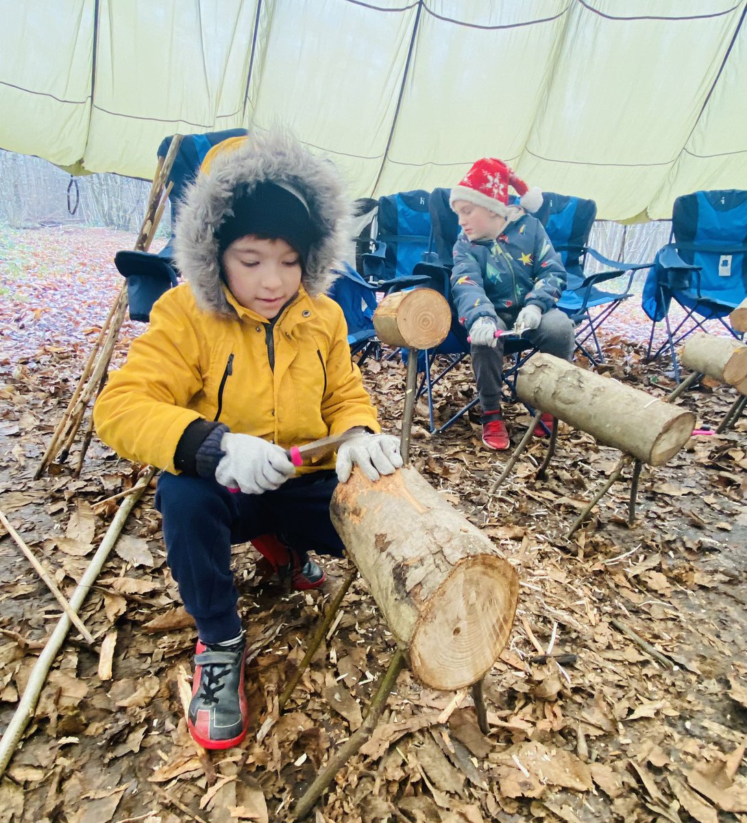 juliathomas29's tweet photo. It was so nice to see the children making Christmas Reindeers and enjoying a Jacket potato for lunch today. Thank you to Great Leaps Adventures for making this happen. #Holidayactivities #HAF2021 #Greatleaps #medwaycouncil #christmasholidays #children #outdoorfun #thankyou https://t.co/tp9KdEZ8wv