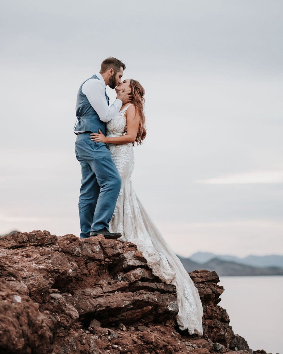HavasuSprings's tweet photo. Magical moment captured by _____
We wish our newest Mr. and Mrs. the most wonderful future as they navigate this world together. 🤍✨
.
.
Wedding management: @poshplanning_eventco. 
Photography: Hannah Lorsch Photo &amp; Film https://t.co/cpXNUDGMXv