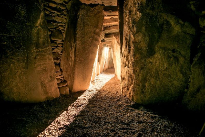 Adyton [Lat], Ádyton [Greek] - 'inner sanctuary, shrine' (lit. 'not to be entered') was a restricted area within the cella of a Greek or #Roman temple. A space reserved for oracles or priests. Located at the farthest end from the entrance, it housed a cult image of the deity.