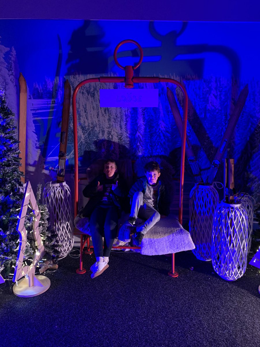lottiecep's tweet photo. Please can we have a shoutout. We are the Parriss Family from Hazlemere visiting for our first time. On the track at 6.30. Loving it. Merry Christmas everyone   #LapOfLights https://t.co/UfA7Xmaanc
