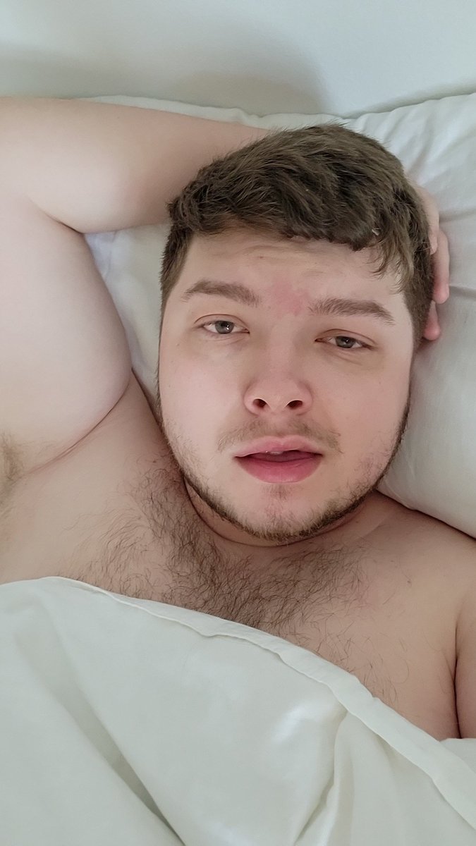 aydan's tweet photo. This the first thing you see when you wake up, wyd? https://t.co/dt7Ia46bUK