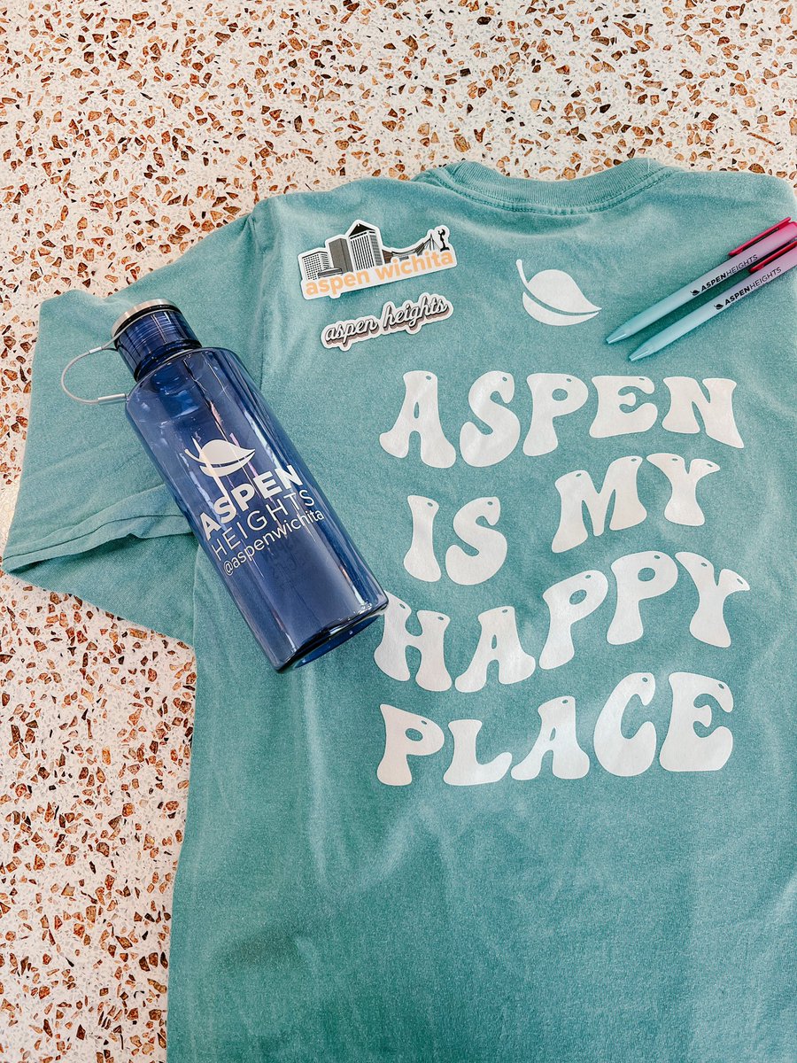 AspenWichitaU's tweet photo. Aspen wouldn’t be Aspen without the merch. ✨ #LiveAtAspen https://t.co/frDHIVB8UN