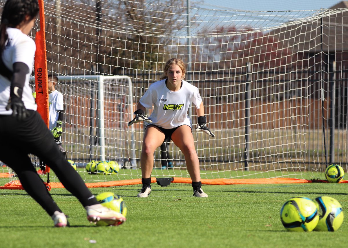 MorganPaley's tweet photo. Great first day @nxtactionsoccer @nextactiongk camp! Thanks @eptsoccer for coming out and wrapping up today session. @DiegoRestrepoGK @zakdownes13 https://t.co/SyQkdG6UYn