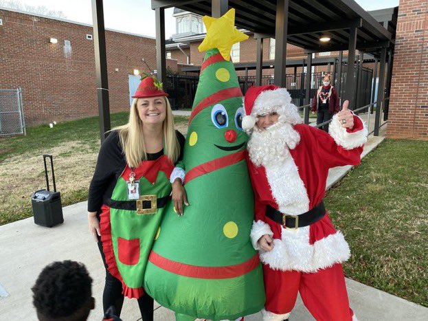 Lots of excitement around the nest today- Have a great winter break <a href="/ebenezer_avenue/">ebenezer_avenue</a> Eagles <a href="/RockHillSchools/">Rock Hill Schools</a> <a href="/KasieBailey/">Kasie Bailey</a>