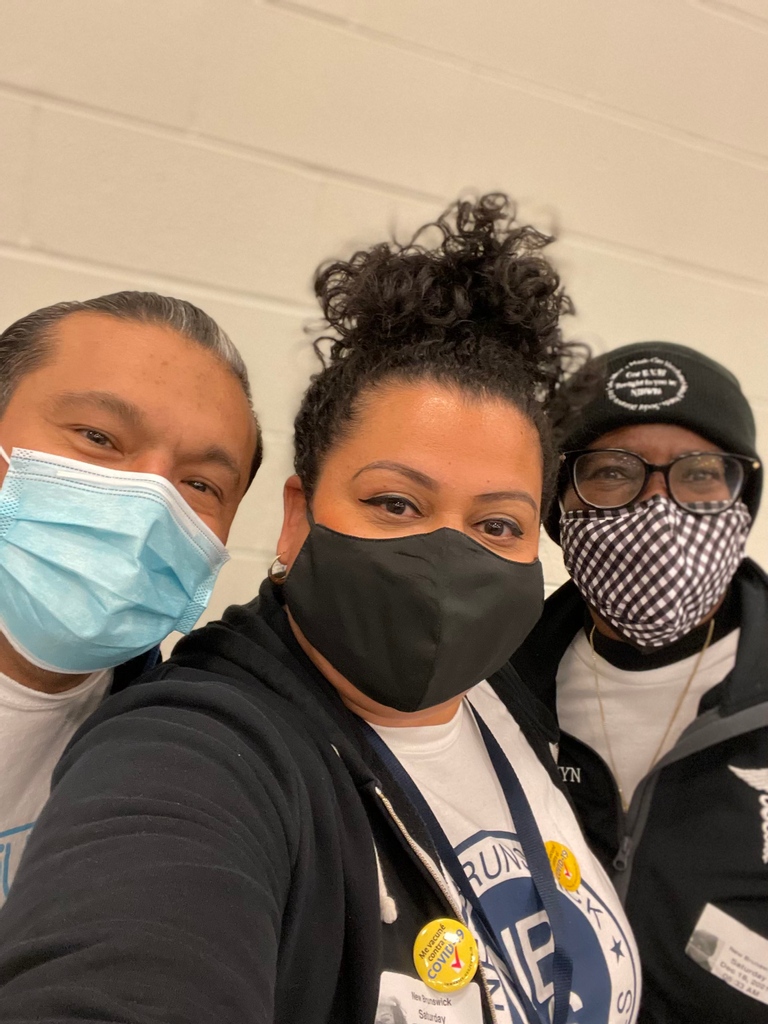 njbwpa's tweet photo. 🙌🏾 When everyone pulls up and pulls through for New Brunswick Vaccine Week &amp; Vaccine Clinic! >>>>>>>>>>>>>>

We vaccinated nearly 300 people! Thank you to all partners.

💕 @nbabnaacp @NBTomorrow @RWJBarnabas @RWJMS

#ConnectServeSupport #PullUpAndVax #BigVaxEnergy #ELCGrant https://t.co/CgUGLclA72