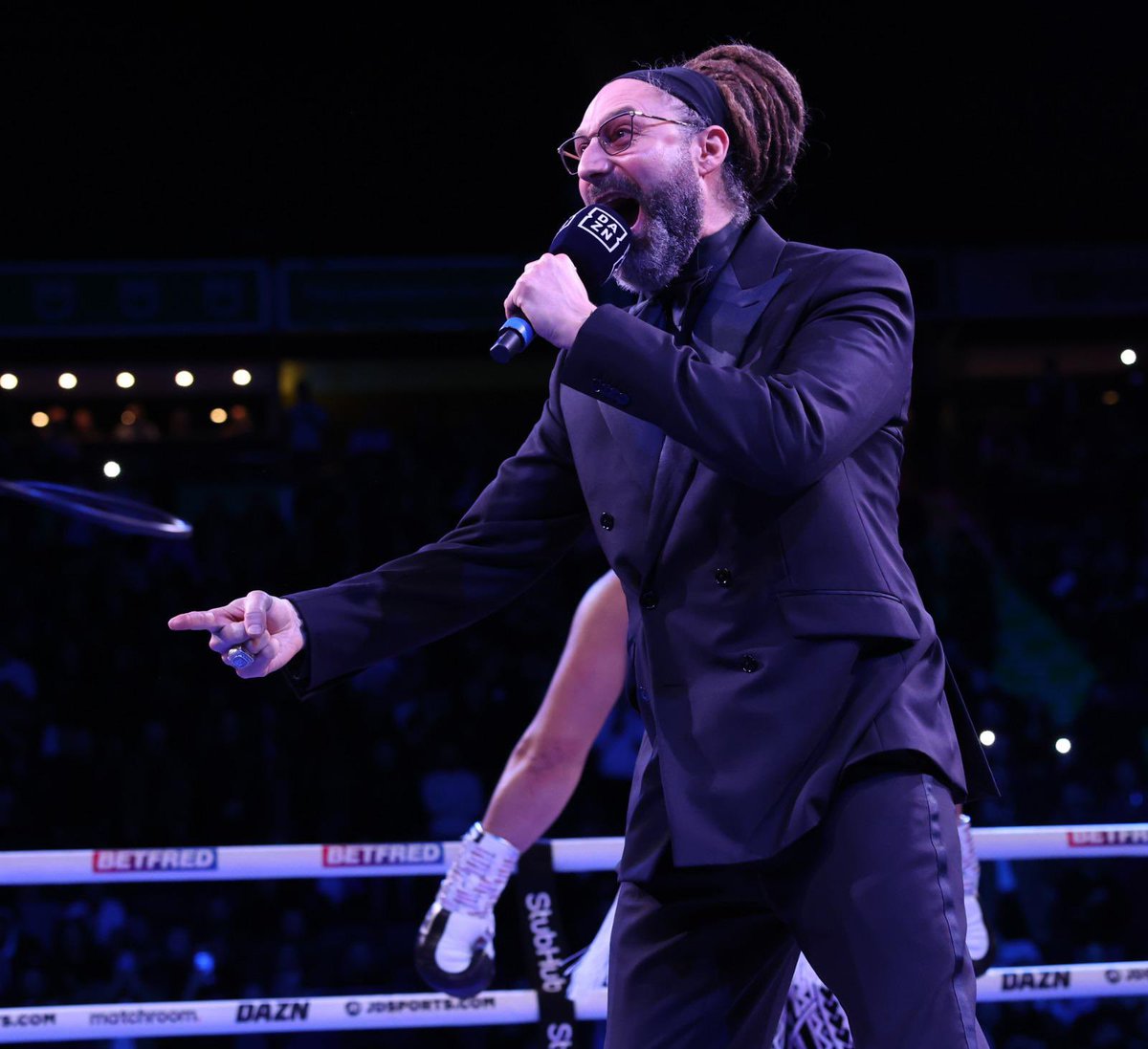 MatchroomBoxing's tweet photo. The thoughts of everyone @MatchroomBoxing are with @daviddiamante 🙏 https://t.co/FtsceY6Faj